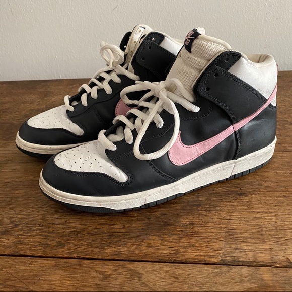 nike sb shy pink